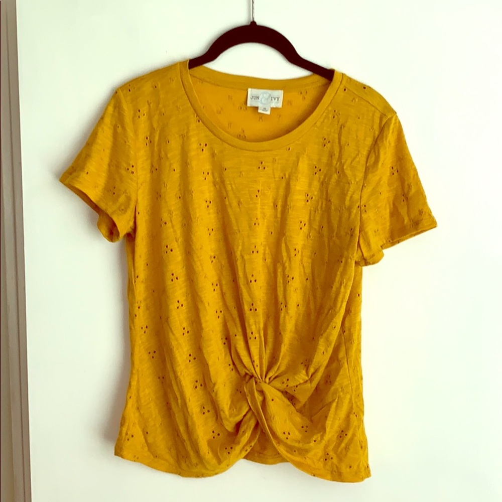 Jun & Ivy mustard top.